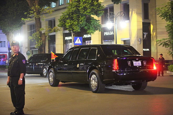 Trắng đêm bảo vệ Tổng thống Mỹ Donald Trump ở Hà Nội